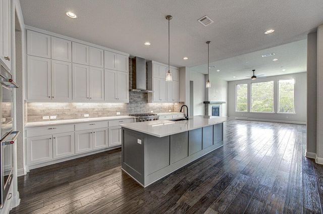 1916 Port Bari CT, Leander, TX 78641