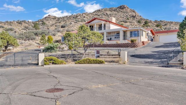 1512 La Tuna Place SE, Albuquerque, NM 87123