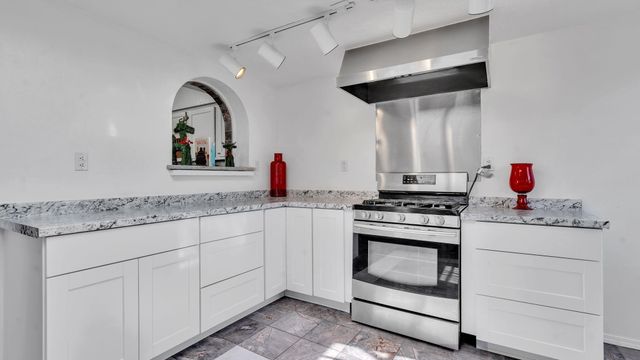 1512 La Tuna Place SE, Albuquerque, NM 87123