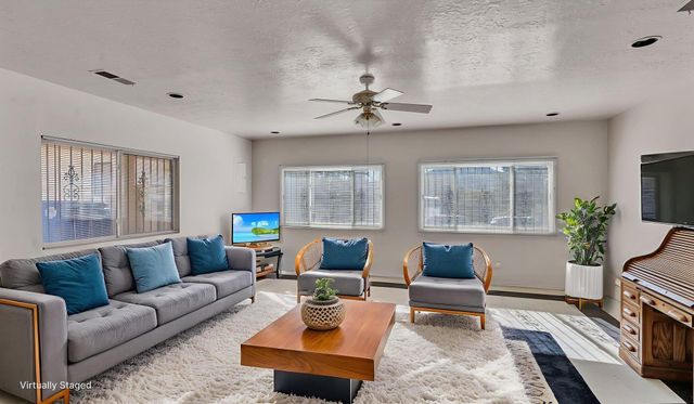 1512 La Tuna Place SE, Albuquerque, NM 87123