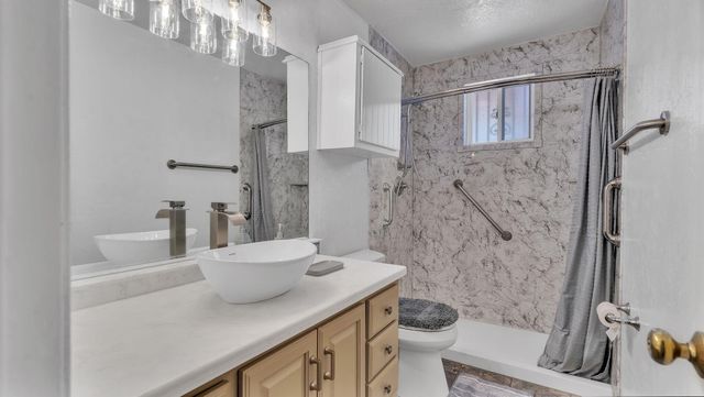 1512 La Tuna Place SE, Albuquerque, NM 87123