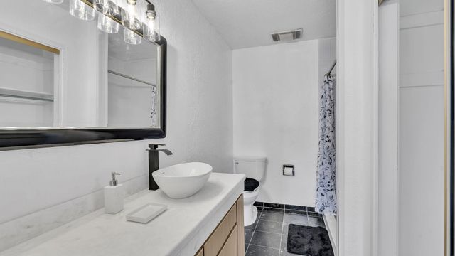 1512 La Tuna Place SE, Albuquerque, NM 87123