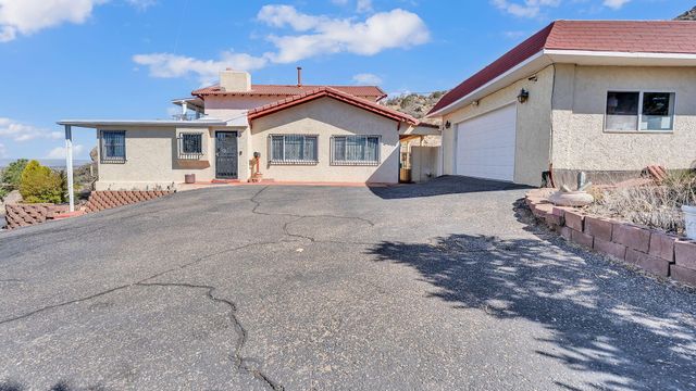 1512 La Tuna Place SE, Albuquerque, NM 87123
