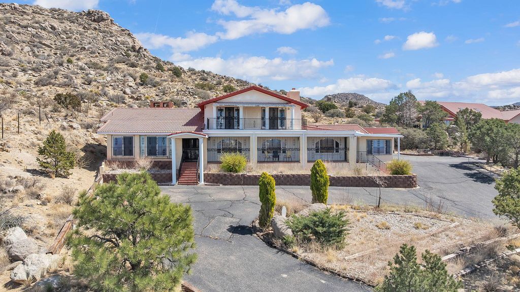 1512 La Tuna Place SE, Albuquerque, NM 87123