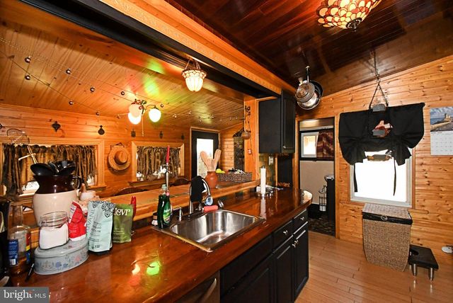 755 HAUNTED LN, Bensalem, PA 19020