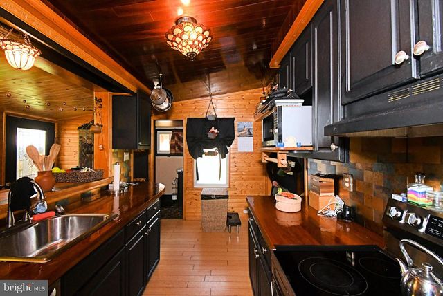 755 HAUNTED LN, Bensalem, PA 19020