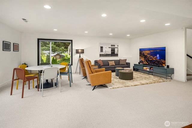 311 34th Avenue E, Seattle, WA 98112