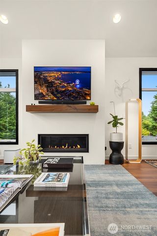 311 34th Avenue E, Seattle, WA 98112