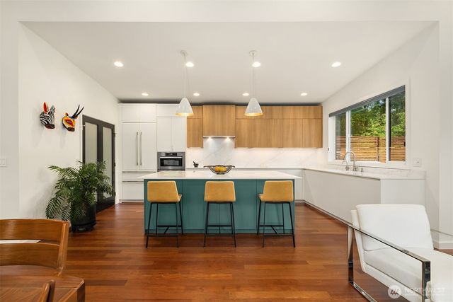 311 34th Avenue E, Seattle, WA 98112