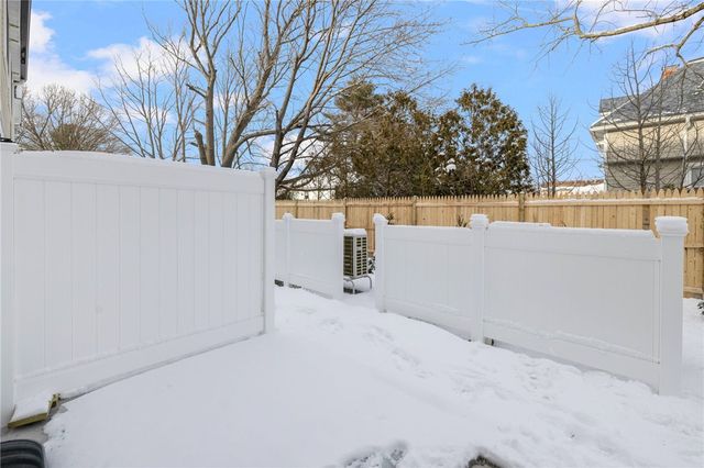 2907 Post Road 6, Warwick, RI 02886