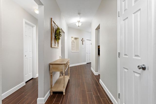 7311 S Choctaw Street Street, Baytown, TX 77521