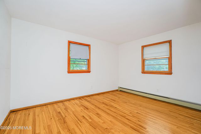 69 Whalepond Road, Oakhurst, NJ 07755