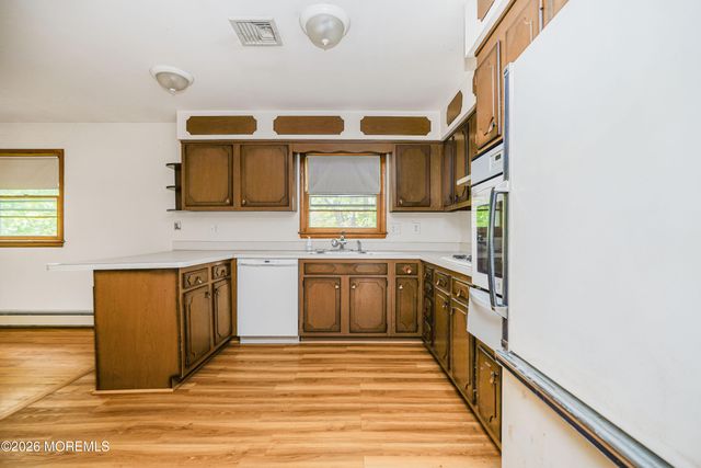 69 Whalepond Road, Oakhurst, NJ 07755