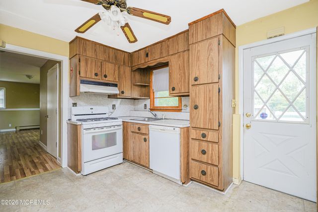 69 Whalepond Road, Oakhurst, NJ 07755