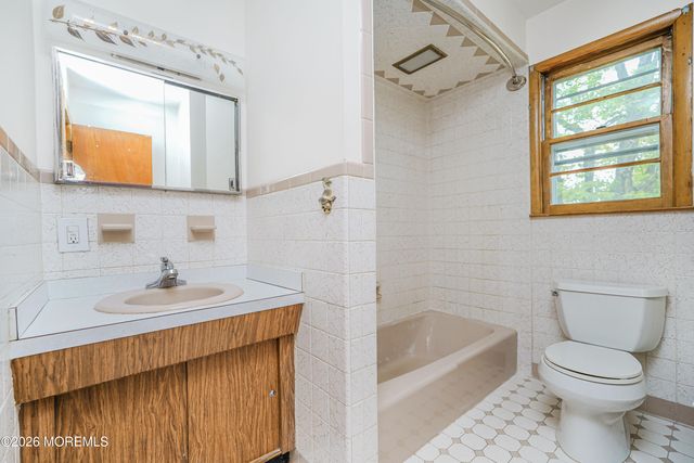 69 Whalepond Road, Oakhurst, NJ 07755
