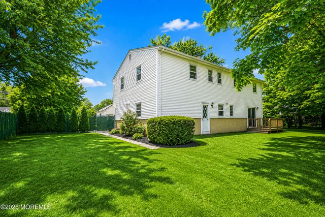 69 Whalepond Road, Oakhurst, NJ 07755
