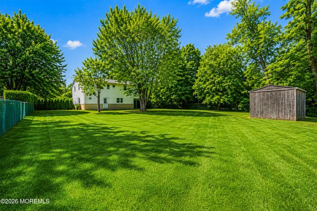 69 Whalepond Road, Oakhurst, NJ 07755