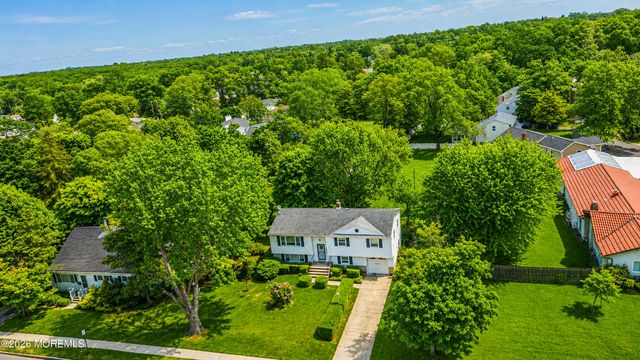 69 Whalepond Road, Oakhurst, NJ 07755
