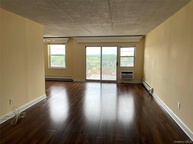 35 Park Avenue 5S, Suffern, NY 10901