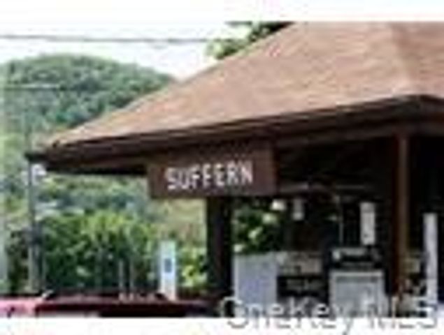35 Park Avenue 5S, Suffern, NY 10901