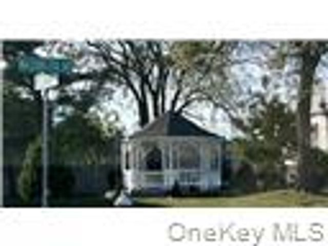 35 Park Avenue 5S, Suffern, NY 10901