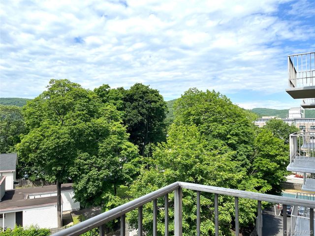 35 Park Avenue 5S, Suffern, NY 10901