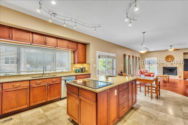 21 Vista Point Dr, Savannah, GA 31406