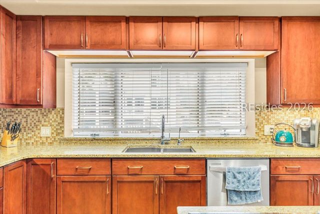 21 Vista Point Dr, Savannah, GA 31406