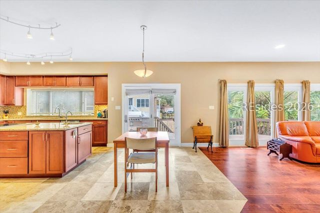21 Vista Point Dr, Savannah, GA 31406