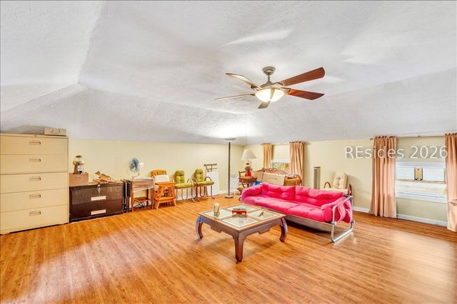 21 Vista Point Dr, Savannah, GA 31406
