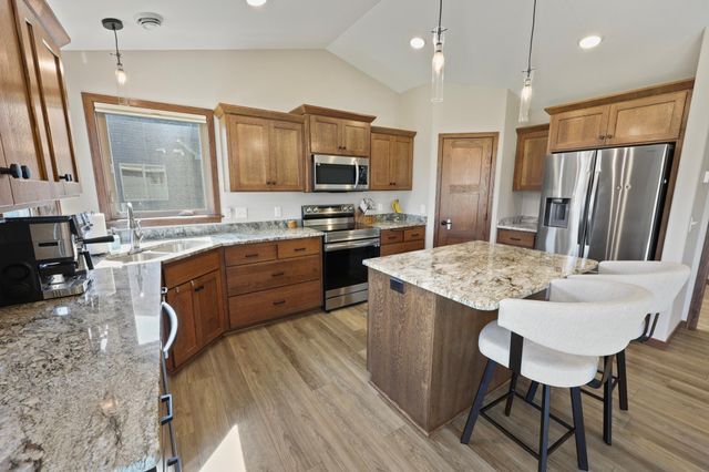 214 Woolgrass Way, Avon, MN 56310