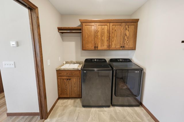 214 Woolgrass Way, Avon, MN 56310