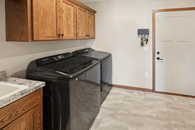 214 Woolgrass Way, Avon, MN 56310