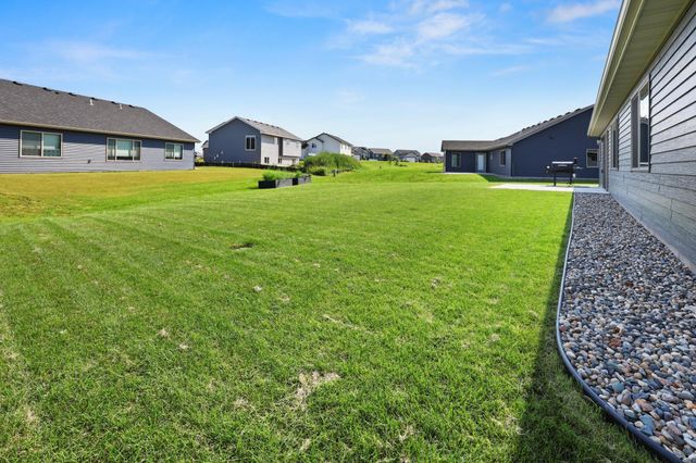 214 Woolgrass Way, Avon, MN 56310