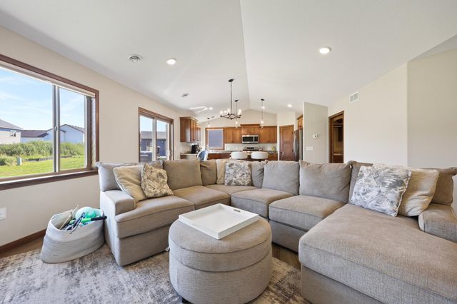 214 Woolgrass Way, Avon, MN 56310