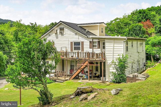 195 JOHNS ESTATE RD, Coal Township, PA 17866