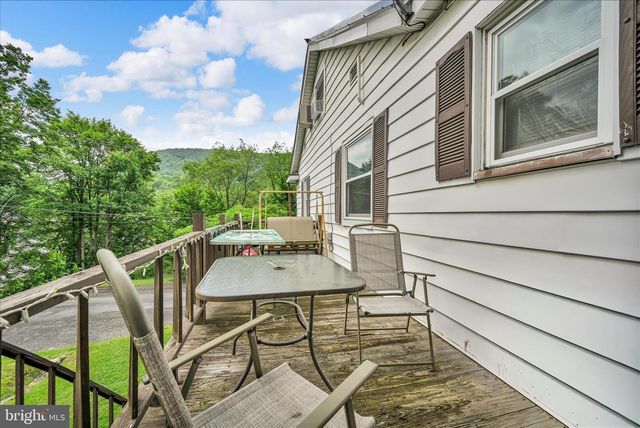 195 JOHNS ESTATE RD, Coal Township, PA 17866