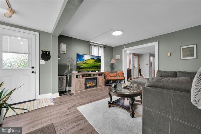 195 JOHNS ESTATE RD, Coal Township, PA 17866