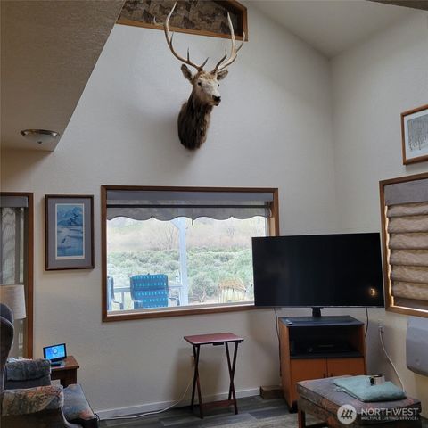 958 River Drive SW, Quincy, WA 98848