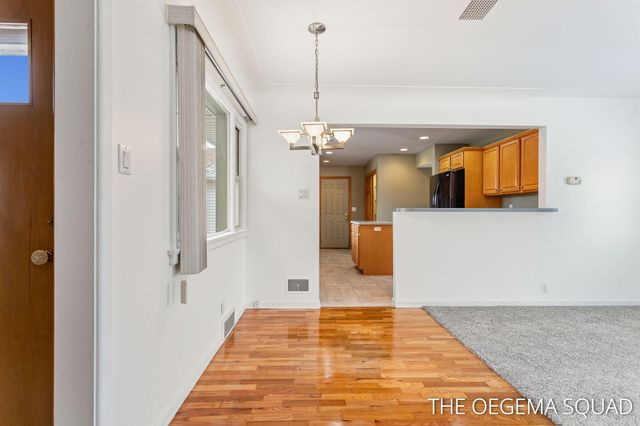 750 Pine Avenue, Holland City, MI 49423