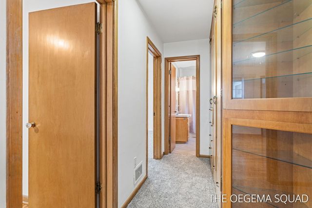 750 Pine Avenue, Holland City, MI 49423