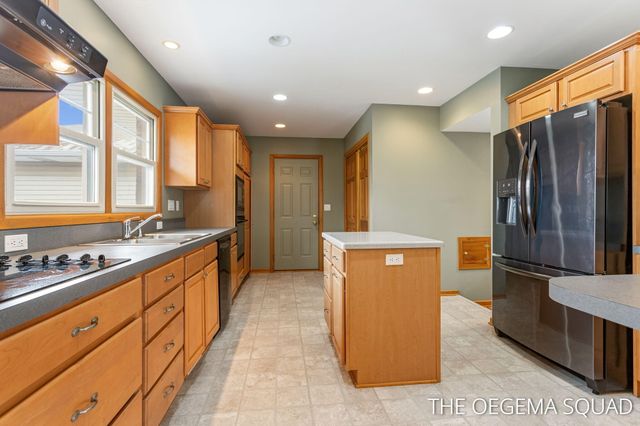 750 Pine Avenue, Holland City, MI 49423