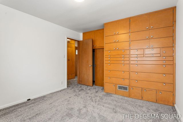 750 Pine Avenue, Holland City, MI 49423