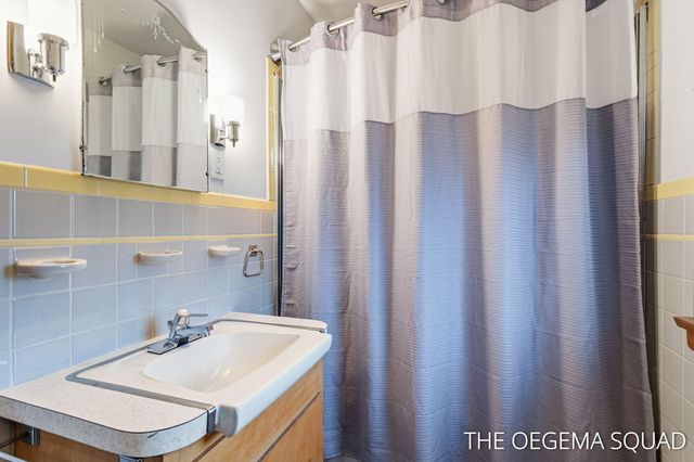 750 Pine Avenue, Holland City, MI 49423