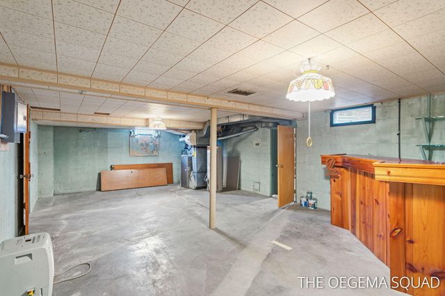 750 Pine Avenue, Holland City, MI 49423