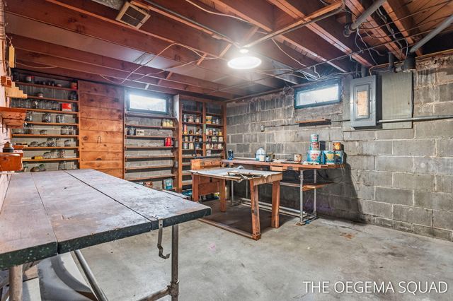 750 Pine Avenue, Holland City, MI 49423