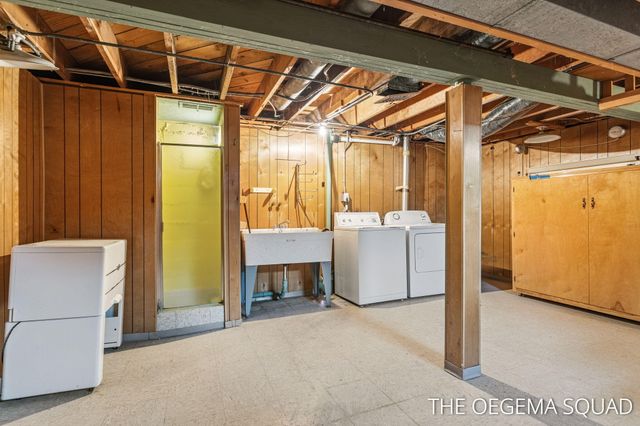 750 Pine Avenue, Holland City, MI 49423