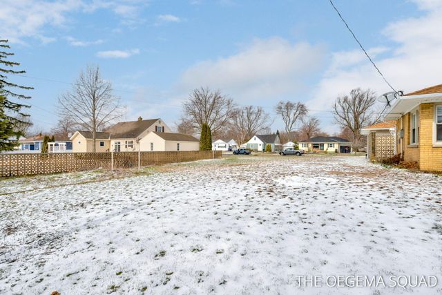 750 Pine Avenue, Holland City, MI 49423