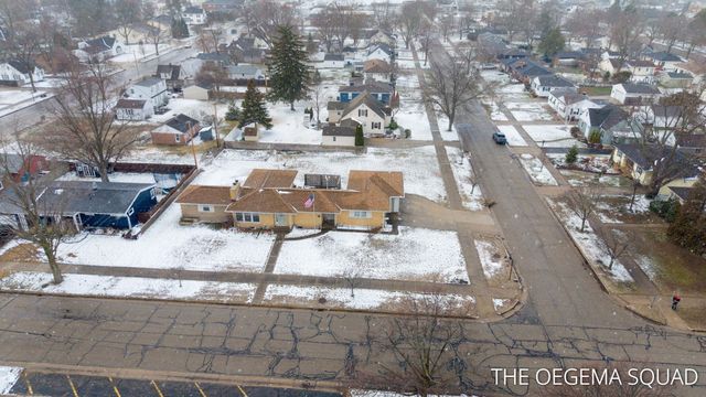 750 Pine Avenue, Holland City, MI 49423