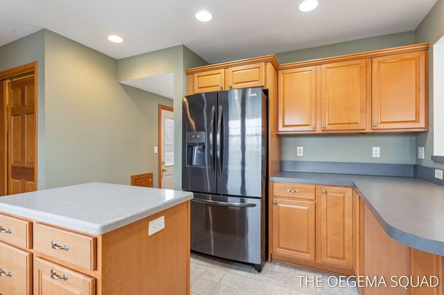 750 Pine Avenue, Holland City, MI 49423